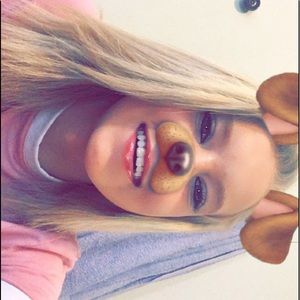 Meet your Posher, Caroline